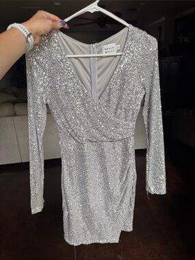 Hello Molly Silver Sequin V-Neck Long Sleeve Mini Dress